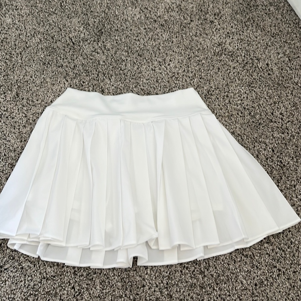 American Eagle white tennis skirt